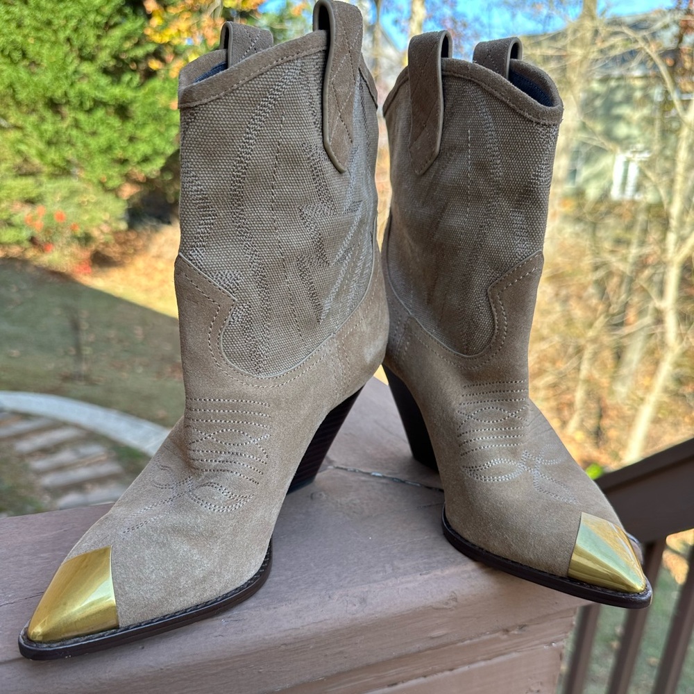 LOLA CRUZ Gambels II Heeled Bootie